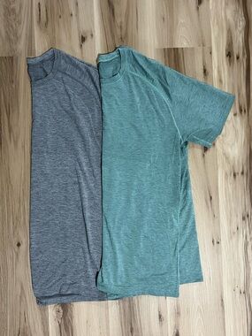 Lululemon Metal Vent Tech Short Sleeve T Shirt - Bundle Lot of 2 Green / Gray